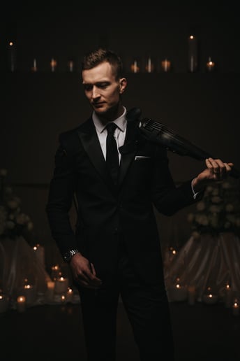 Gallery photo 1 of Liam Calhoun - Acoustic/Electric Violin