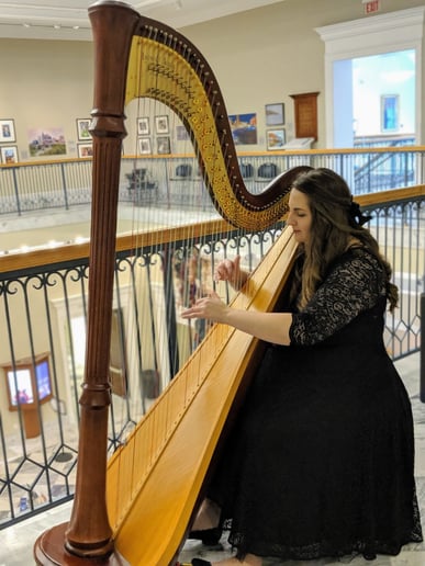 Gallery photo 1 of Liana Alpino, Harpist