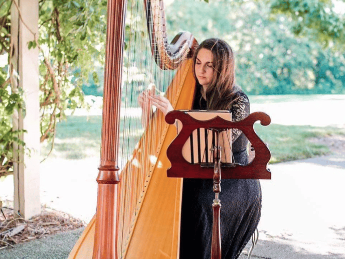 Gallery photo 4 of Liana Alpino, Harpist