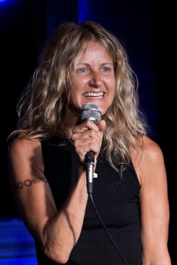 Gallery photo 5 of Lianne Mauladin-Stand-up Comedian