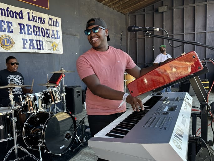 Gallery photo 7 of Life N Music Band