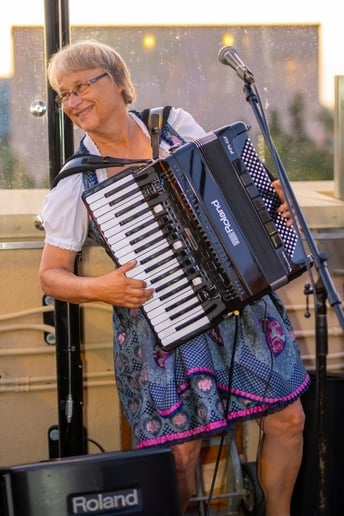 Gallery photo 19 of Linda Herman