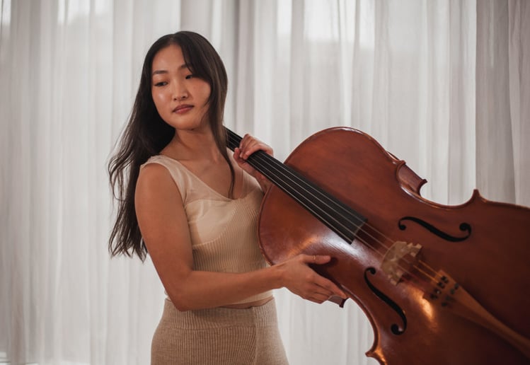 Gallery photo 1 of Linda Hwang Cellist