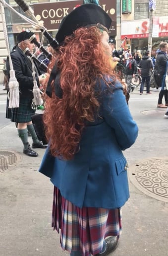 Gallery photo 8 of Linda Walker Bagpiper