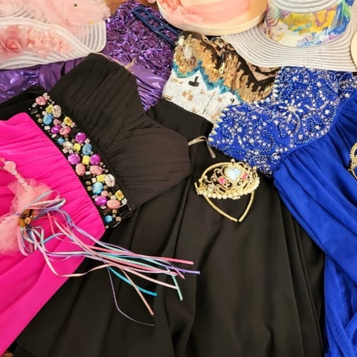 Gallery photo 10 of Linda's Dress Up Trunks