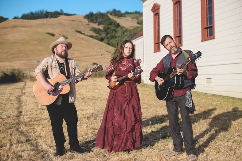 Gallery photo 2 of Lindsay Everly & The Evergreens