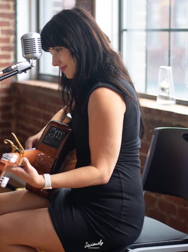 Gallery photo 4 of Lindsay McCargar Music