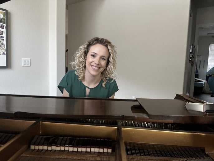 Gallery photo 6 of Lindsay Knight Piano