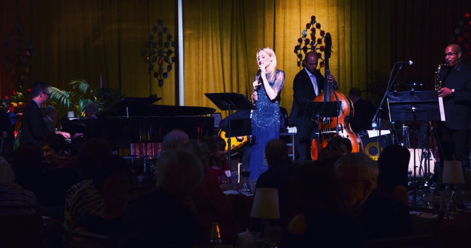 Gallery photo 1 of Lindsay Solo