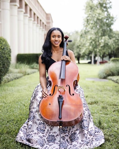 Gallery photo 7 of Lindsey Sharpe