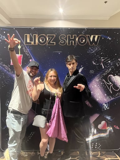 Gallery photo 1 of Lioz Show