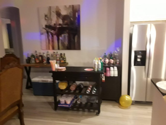 Gallery photo 2 of Liquor 00:30