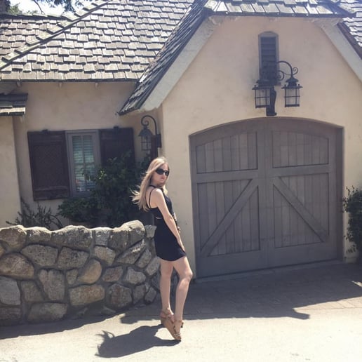Gallery photo 1 of Elsa
