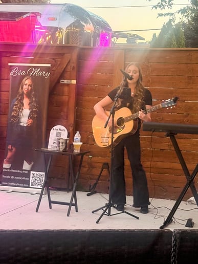 Gallery photo 5 of Lisa Mary