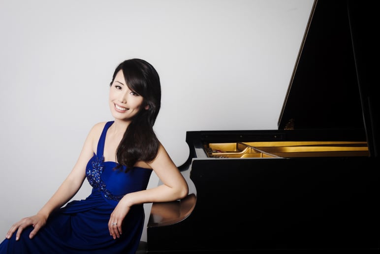 Gallery photo 1 of Lisa Tahara