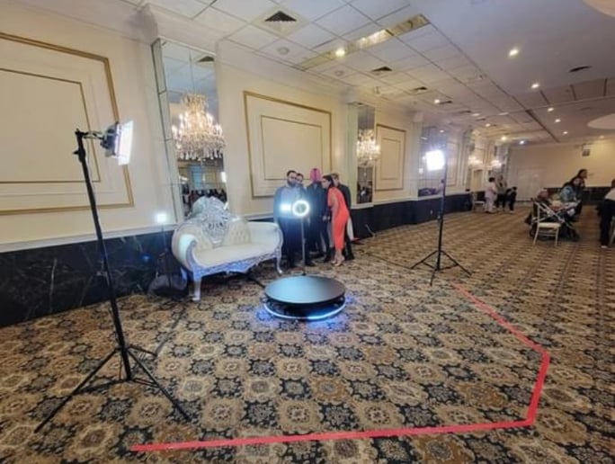 Gallery photo 2 of LIT 360 Photo Booth