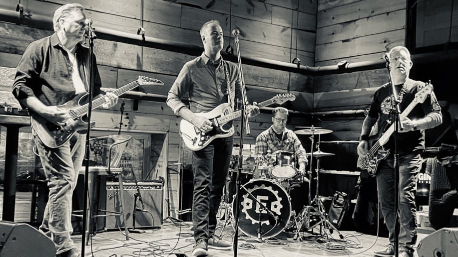Gallery photo 7 of Lithium - 90s/00s Rock Cover Band