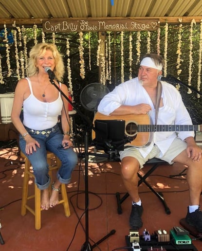 Gallery photo 2 of Wayne & Aimee Country