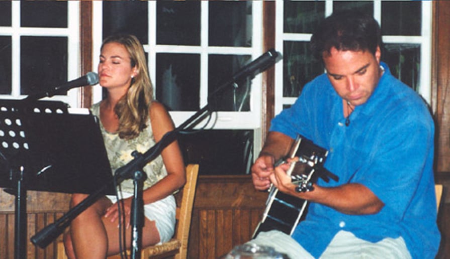 Gallery photo 1 of Little Sister Acoustic Duo