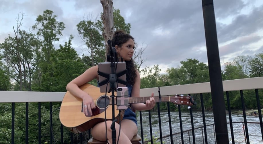 Gallery photo 8 of Liv Bouchié