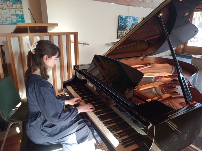 Gallery photo 1 of Live Ambient Pianist, Kat M