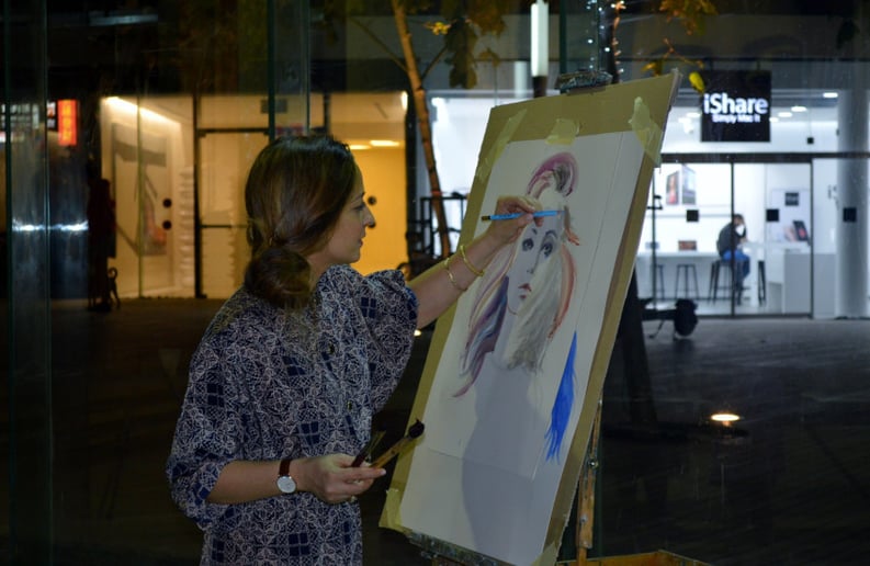 Gallery photo 1 of Live Artist, Hodaya
