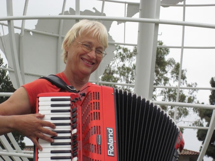 Gallery photo 3 of Live Dance Music By Linda