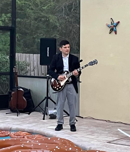 Gallery photo 5 of Live Guitar Show