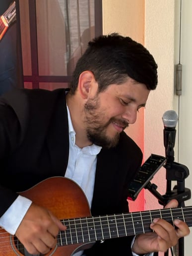 Gallery photo 8 of Live Guitar Show