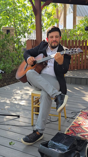 Gallery photo 9 of Live Guitar Show