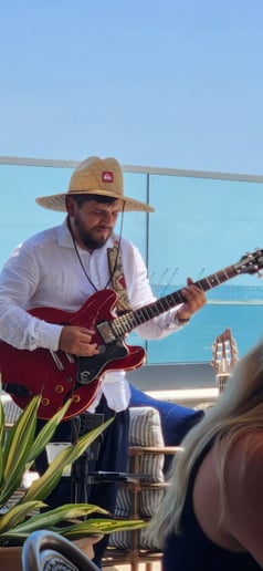 Gallery photo 10 of Live Guitar Show