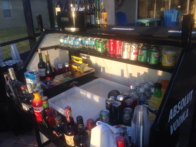 Gallery photo 4 of Live Large Mobile Bar