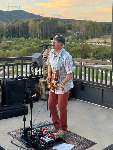 Gallery photo 3 of Live Loop Cover Songs