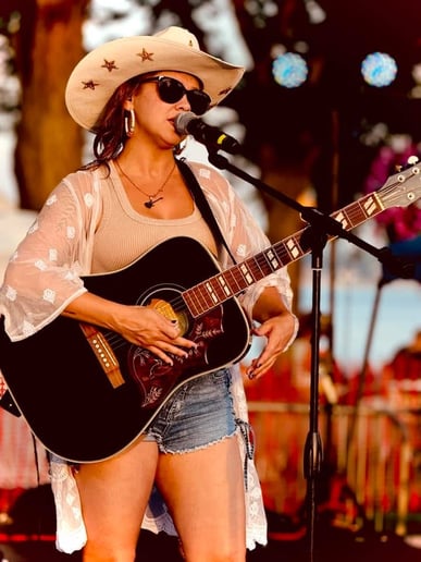 Gallery photo 4 of Live Music with Jacki Daniels