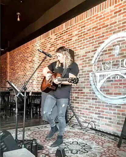 Gallery photo 5 of Zayin Collins - Live Musician