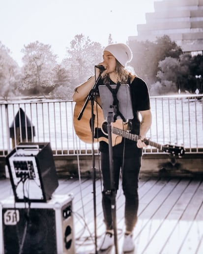 Gallery photo 4 of Zayin Collins - Live Musician