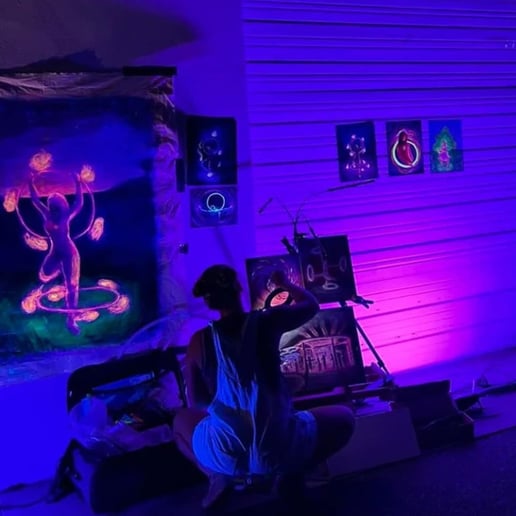 Gallery photo 9 of Live Painting with Mckenzie