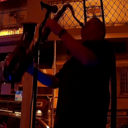 Gallery photo 2 of Live Sax