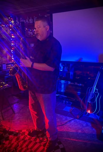 Gallery photo 3 of Live Sax