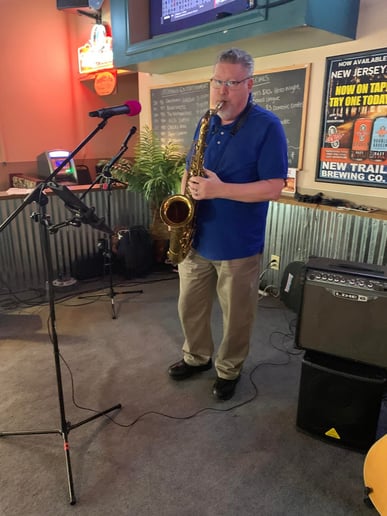 Gallery photo 6 of Live Sax