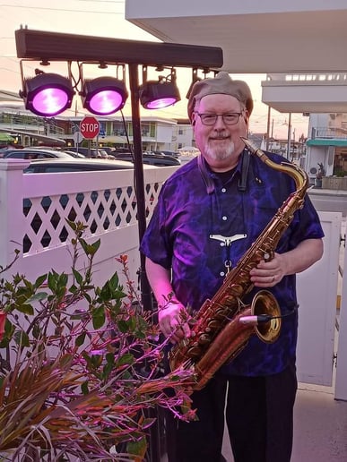 Gallery photo 7 of Live Sax