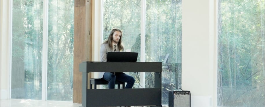 Gallery photo 1 of Lively Worship Piano Covers