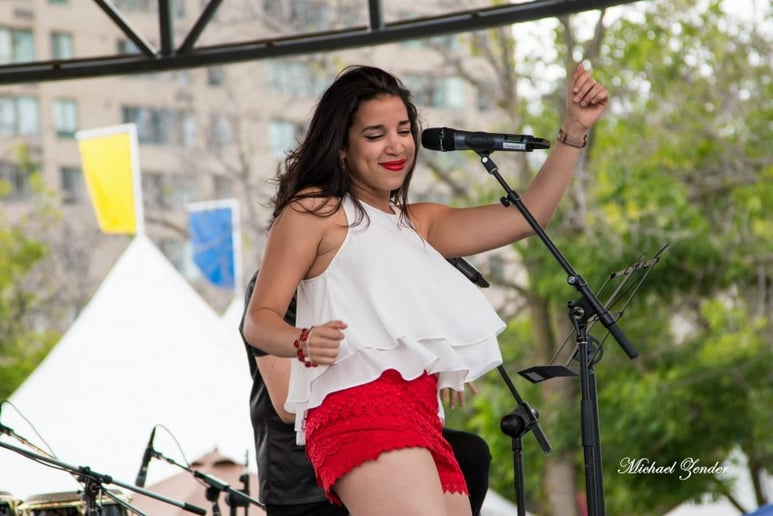 Gallery photo 3 of Lively, versatile & entertaining singer