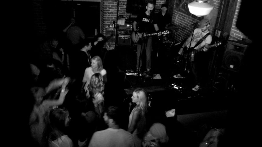 Gallery photo 27 of Living Cover Band
