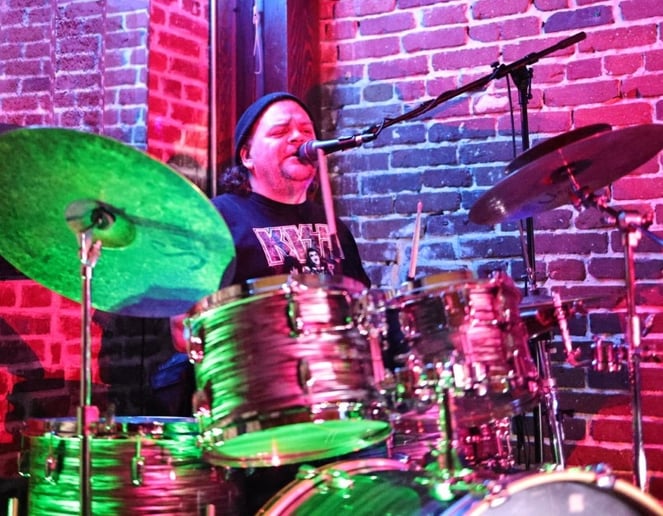 Gallery photo 20 of Living Cover Band