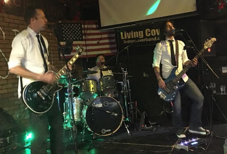 Gallery photo 11 of Living Cover Band