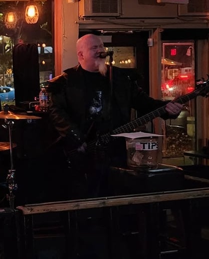 Gallery photo 23 of Living Cover Band