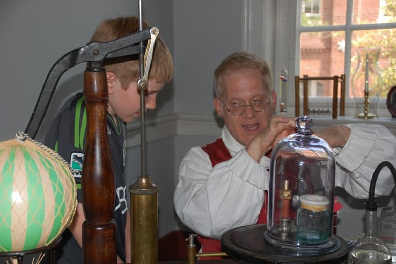 Gallery photo 2 of Living Histories of Science - STEM show