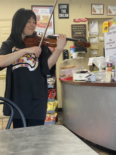 Gallery photo 1 of Living Violin