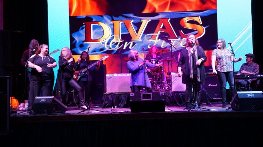 Gallery photo 10 of Divas On Fire
